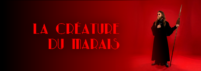 La Créature du Marais, Tancrède Charon en robe noire tenant une lance